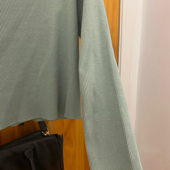 Brandy Melville Caroline top in sage green - Picture 9 of 10